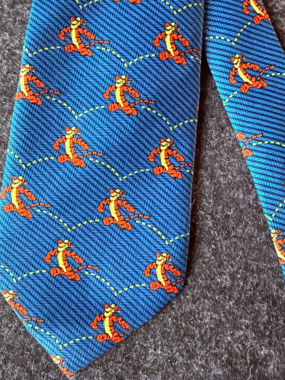 Disney Winnie the Pooh Tigger Novelty Necktie Blue 4" Wide